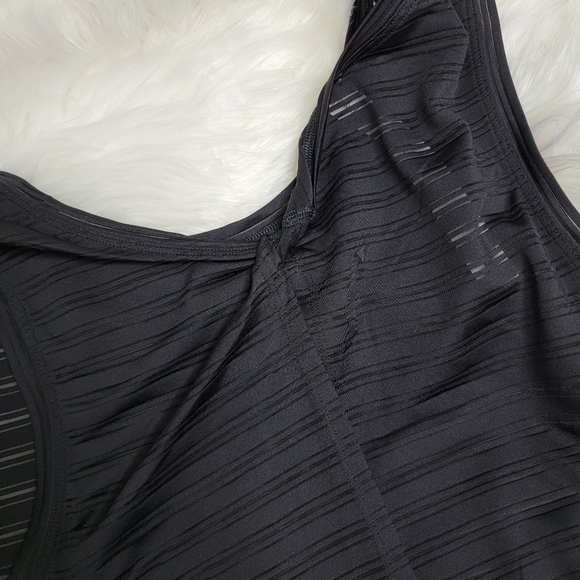 Lululemon Tank - Picture 4 of 8